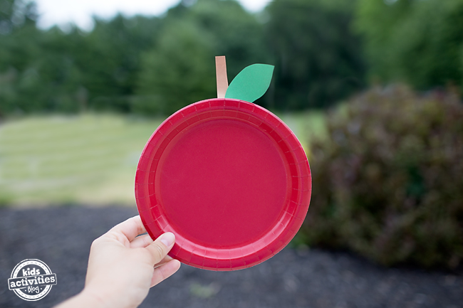 Easy Paper Plate Apple Craft for Kids