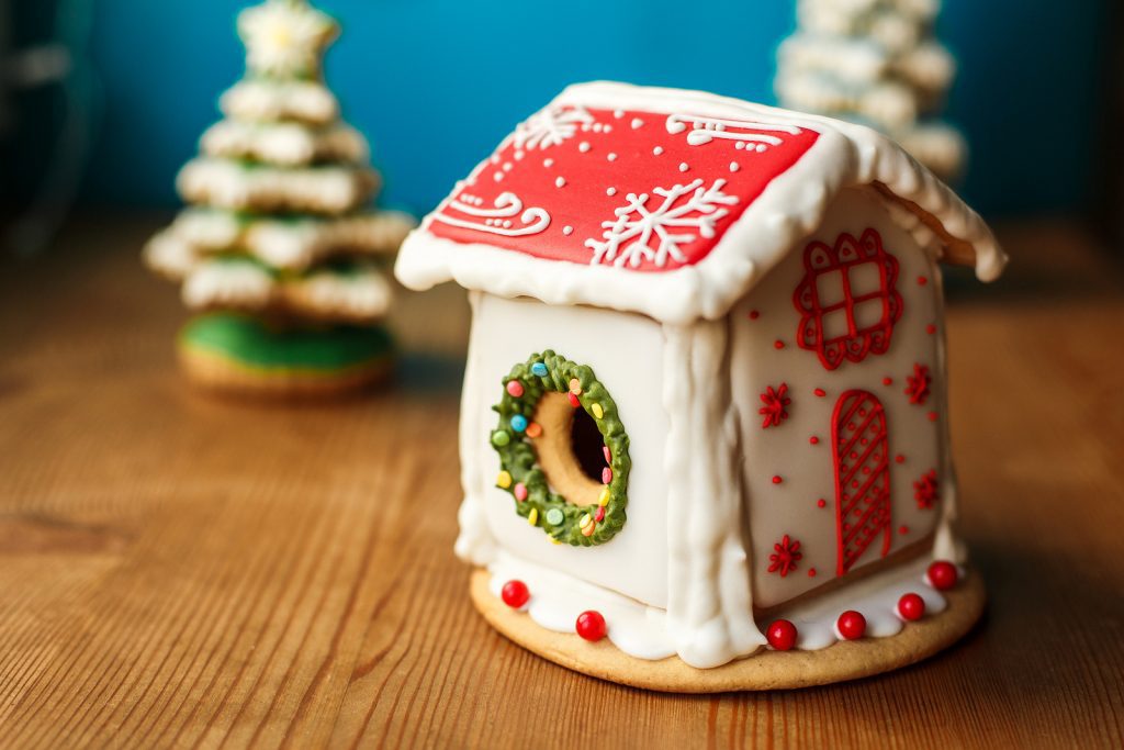 Tiny Gingerbread House Idea
