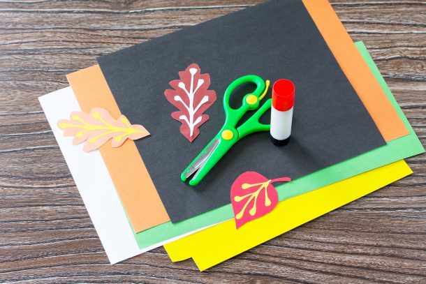 30 Fun and Festive Fall Leaf Crafts