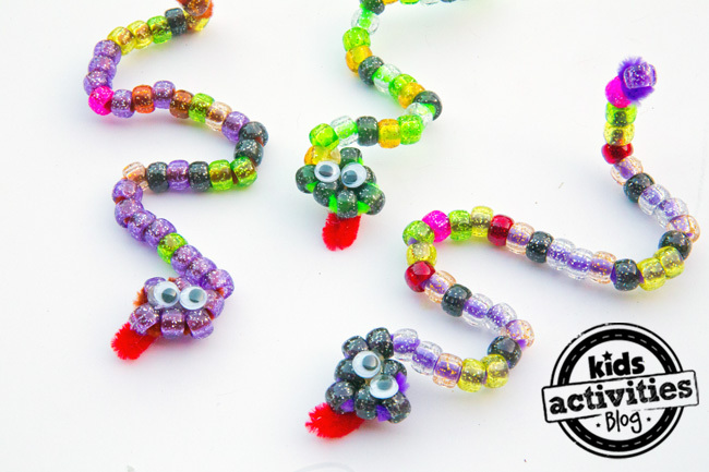 Pipe Cleaner Craft: Beaded Snakes