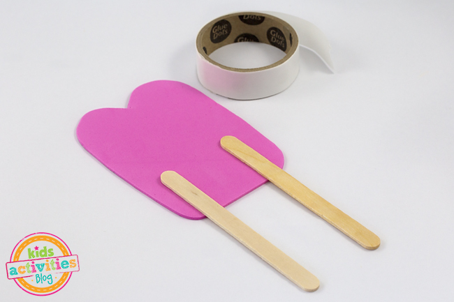 Foam Popsicles are a fun summer craft for kids!